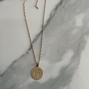Brand new 18 kt gold pl initial G necklace